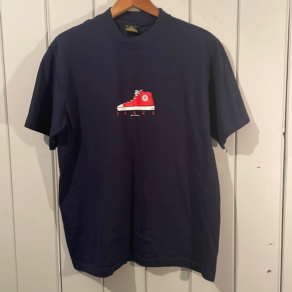 Art Praha Handmade Fun Explosive T-shirt Red High Top Sneaker Shoe Navy Large - Picture 1 of 4